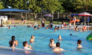 Kids enjoying the pool at Lincoln Village